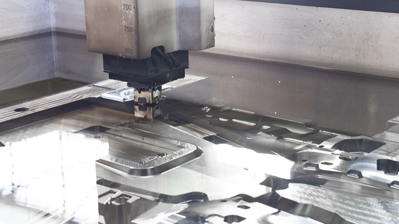 2_1_mould-in-ASG-Moldes-EDM-machine